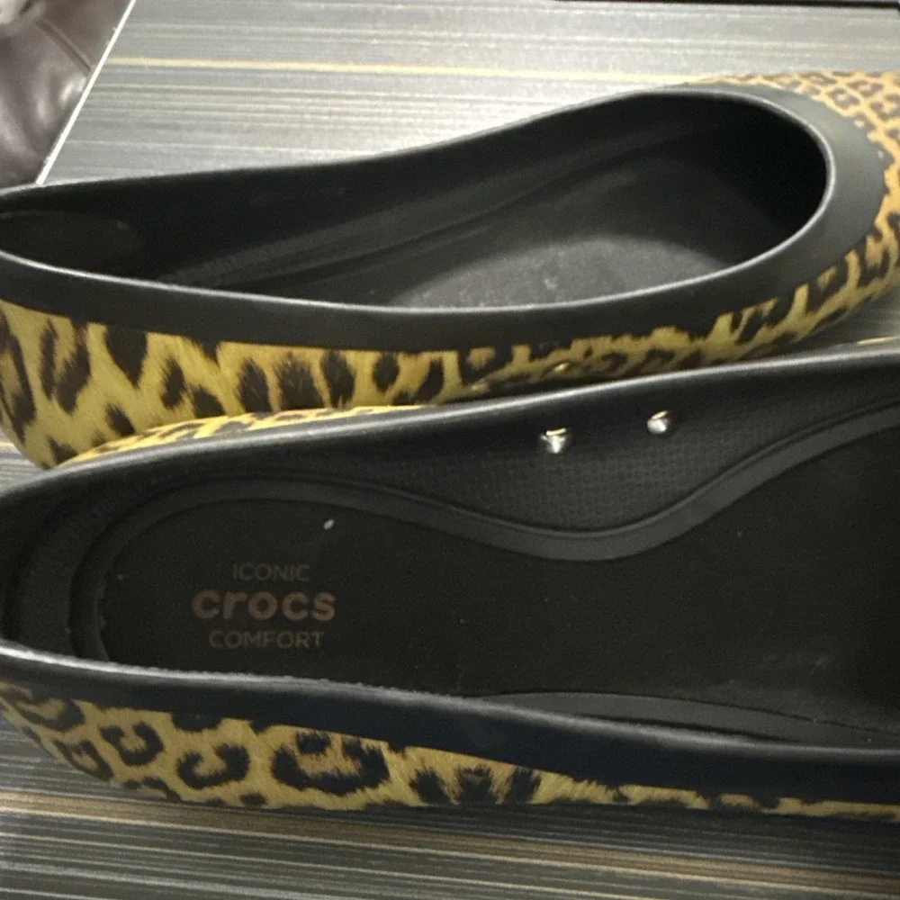 CROCS Lina Womens Size 7 Black Leopard Print Slip On‎ Ballet Flats Shoes